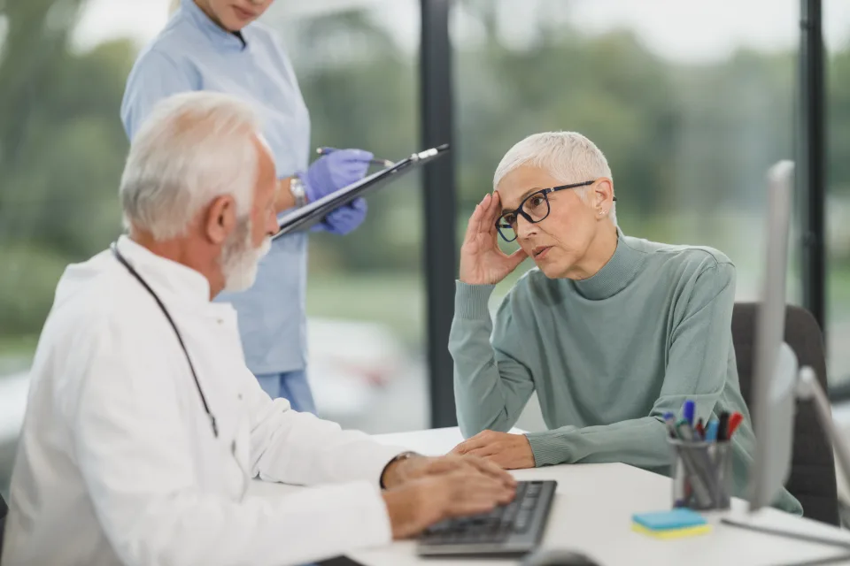 When to see a dermatologist for acne: red flags, what to bring, and in-office options