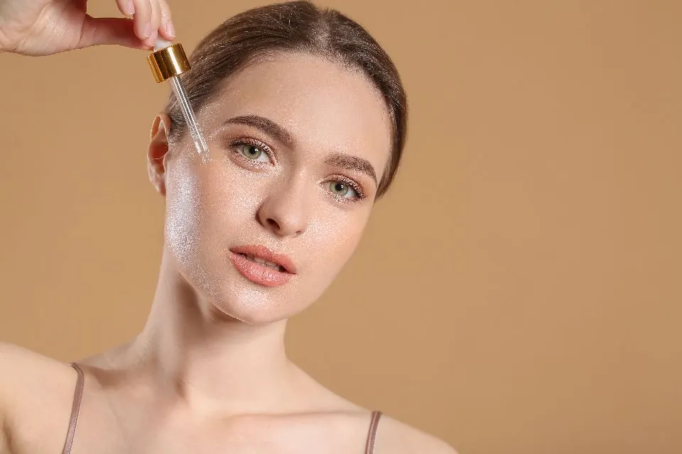 Peeling From Retinol or Tretinoin: Which Moisturizer to Use