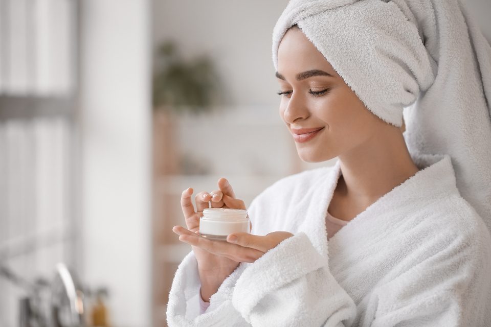 How to Choose a Moisturizer for Your Skin Type (Gel vs Cream)